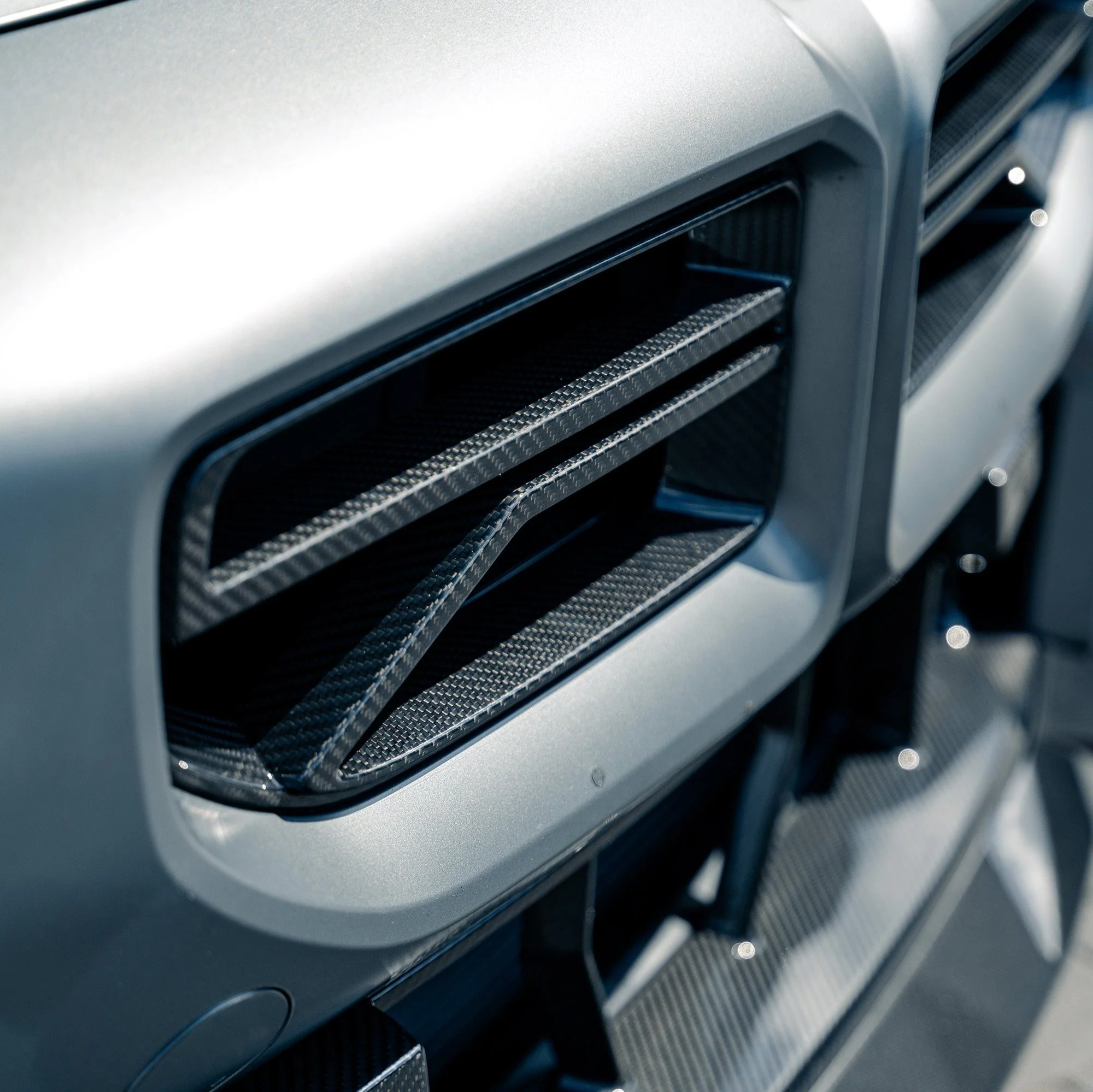 Front grille SOOQOO V-Style Carbon | fits BMW M2 (G87) S58 | Aulitzky Tuning