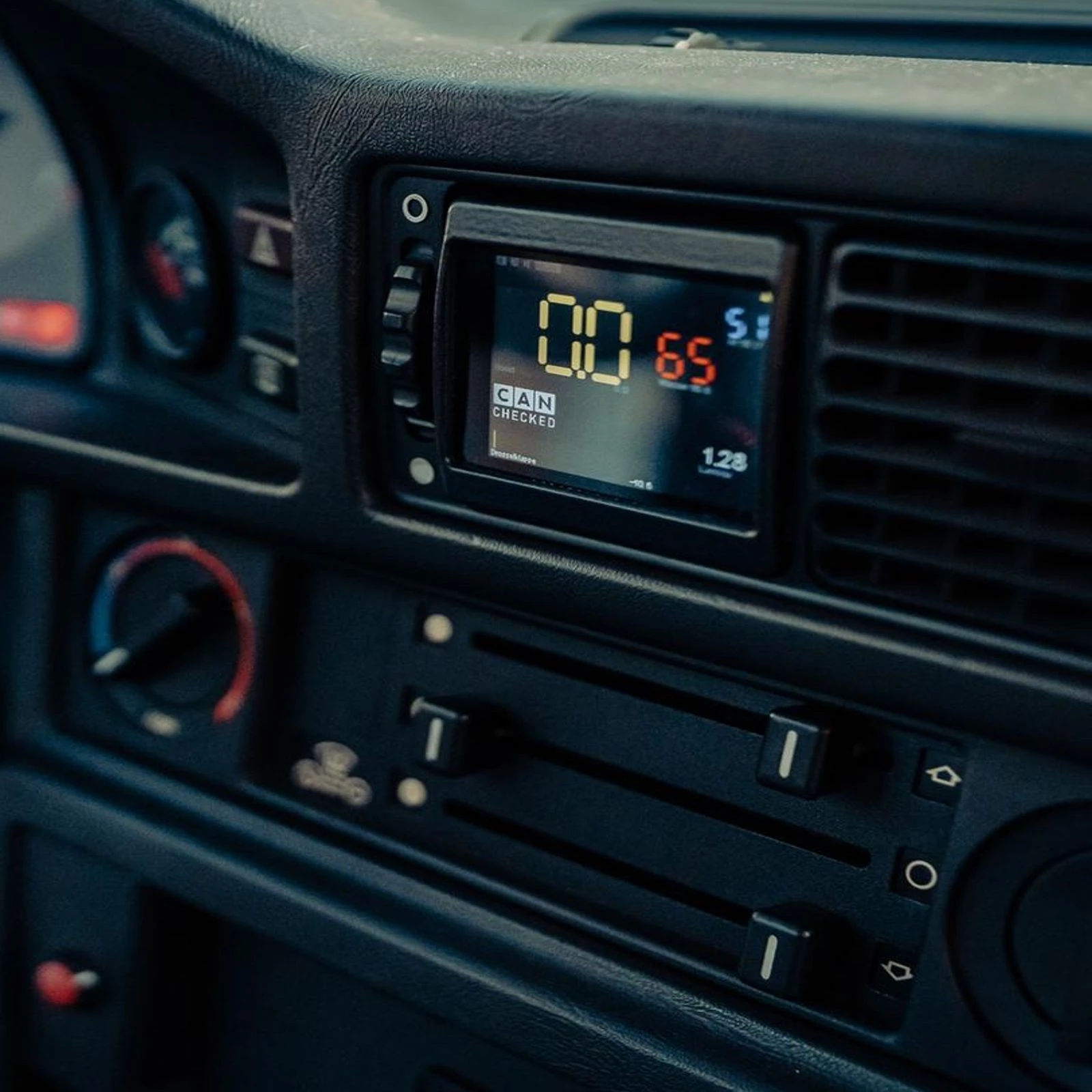 Data display 2.8” MFD28 Gen.2 LHD | fits BMW (E28) M30 S38 | CANchecked
